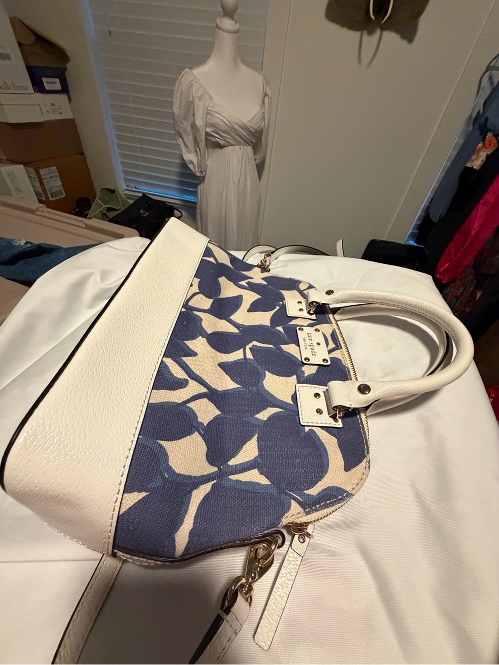 Kate Spade Wellesley Leaves
Canvas Rachelle Purse - Picture 12 of 16